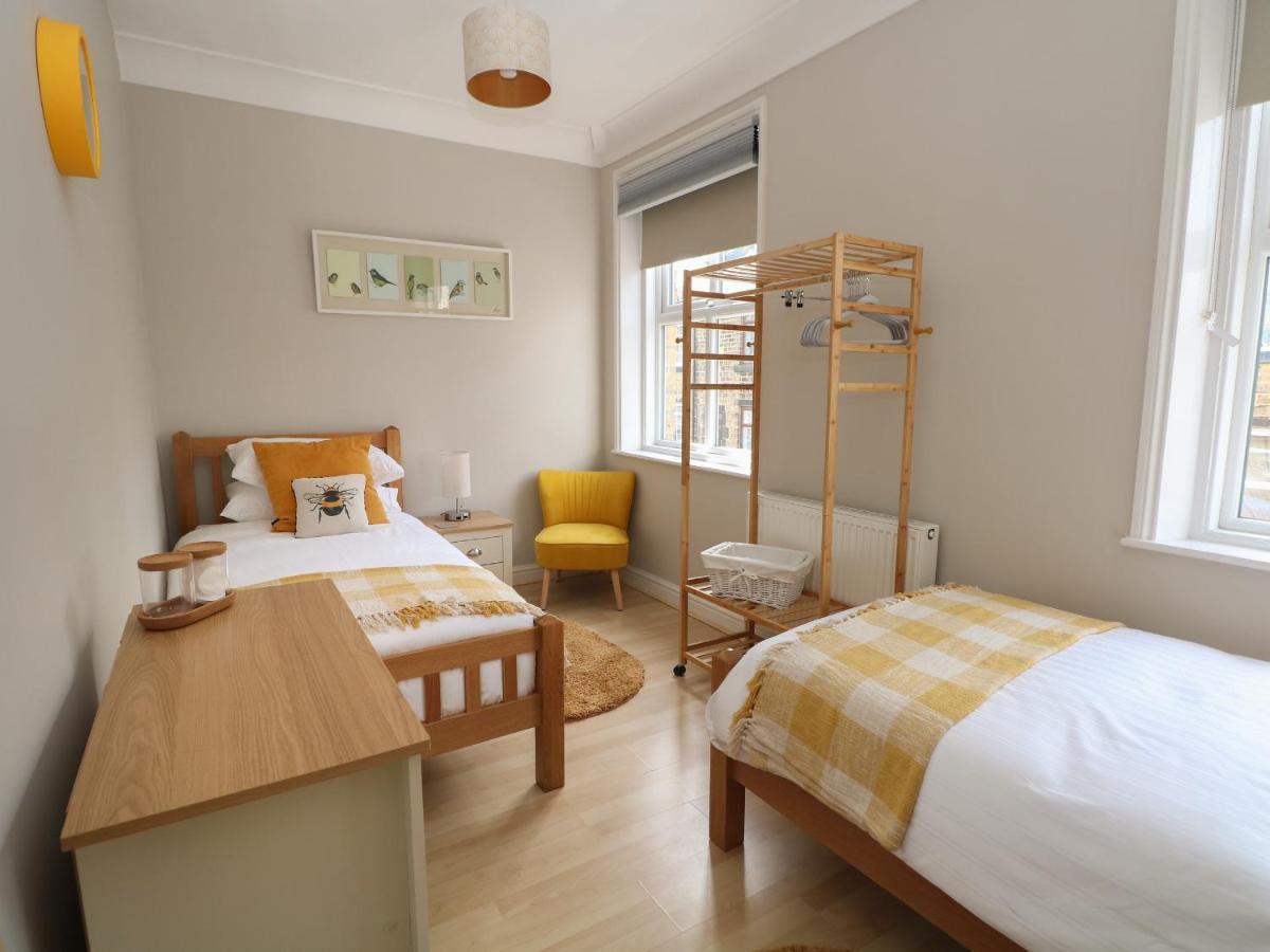 21 Chew Valley Road Oldham Dış mekan fotoğraf